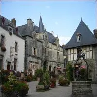 Ce village du Morbihan est une trs jolie Cit de Caractre construite dans un superbe site, la valle du Gueuzon, paysage de rochers granitiques, de bois et de prs :