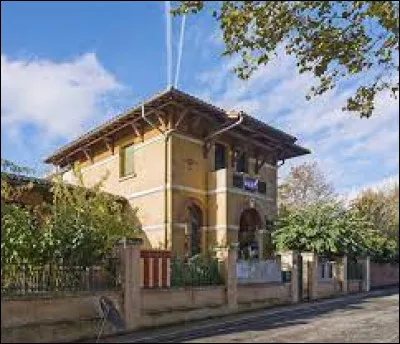 Commune occitane, dans l'aire d'attraction Toulousaine, Layrac-sur-Tarn se situe dans le département ...