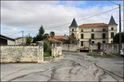 Village Charentais-Maritime, Saint-Pierre-de-Juillers se situe en région ...
