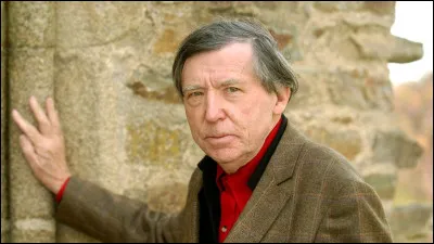 Qui est cet &eacute;crivain, auteur du roman ''Le Roman de Rabelais'' ?