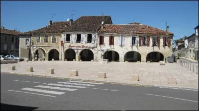 Ce village du nord du département du Gers, ancienne bastide, c'est Valence sur ...