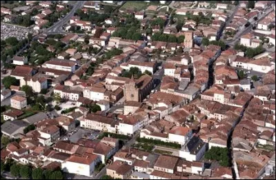 Cette ville de 6400 habitants située dans le département du Lot-et-Garonne, c'est Sainte Livrade sur ...