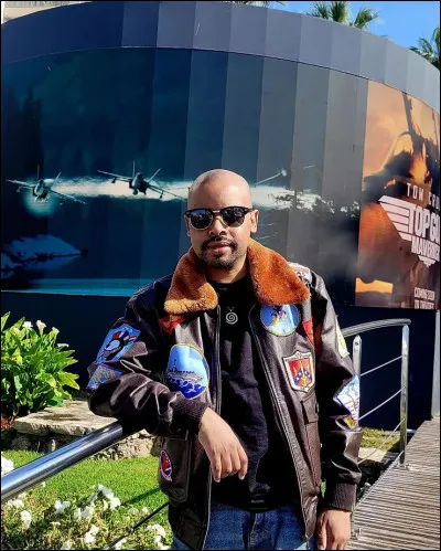 Indissociable de la pop culture et des années 80 , comment s'appelle ce magnifique blouson porté par Tom Cruise "Maverick" dans ''Top Gun'' ?