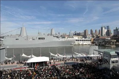 En septembre 2003, vingt-quatre tonnes d'acier rcupres sur le site du WTC sont utilises pour la construction d'un navire de guerre baptis en la mmoire des victimes