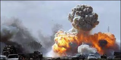 Intervention militaire en Libye des Etats-Unis et de plusieurs pays européens en soutien à la révolte alors en cours contre le régime de Kadhafi, aboutissant à la chute du régime et à la mort de Kadhafi :