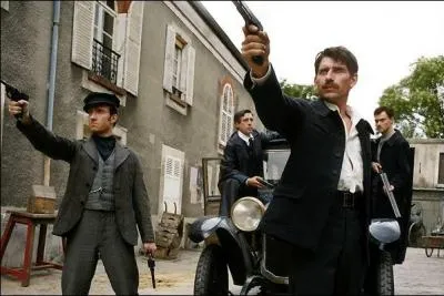 Qui sont les ennemis des 'Brigades du Tigre' dans le film de Cornuau ?