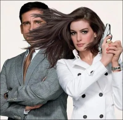 Comment s'appelle, aussi bien dans la srie que dans le film, l'agent qui a pour mission d'aider Maxwell Smart dans ses missions dans 'Max la Menace' ?