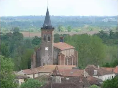 Ce bourg situé dans l'est du département des Landes, à la limite du Gers, c'est Villeneuve de ...