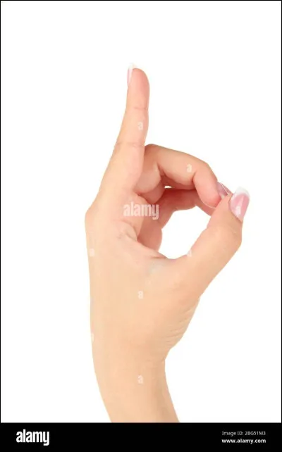 Finalement tu y entres. Le premier challenge te désigne. Tu...