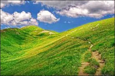 Laquelle de ces fêtes religieuses tombe le premier dimanche de juin en 2023 ?