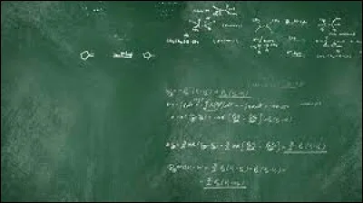 Quelle(s) valeur(s) la variable x peut-elle prendre ?
x² + 8x + 16 = 0