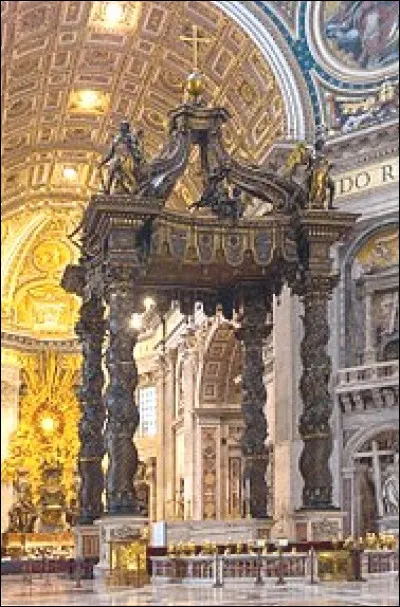 Dans quelle ville est-il possible de voir ces quatre colonnes salomoniques en bois ?