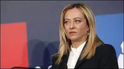 Quelle fonction gouvernementale Giorgia Meloni avait-elle occupé avant de devenir présidente du conseil en octobre 2022 ?