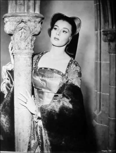 En quelle année Elaine Stewart joue-t-elle le rôle d'Anne Boleyn ?