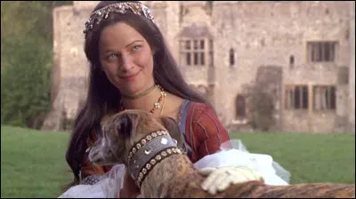 En quelle année Charlotte Rampling joue-t-elle le rôle d'Anne Boleyn ?