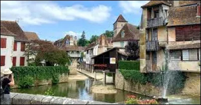 Cette petite ville de 4500 habitants du département des Pyrénées-Atlantiques, c'est Salies de ...