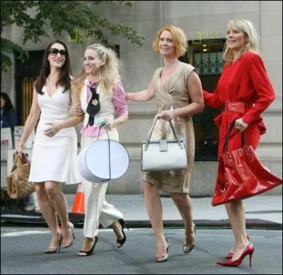 Dans 'Sex & The City', quel beau cadeau Mr Big offre-t-il  Carrie avant leur mariage ?