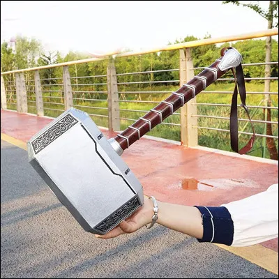 Quel est le nom du marteau de Thor ?