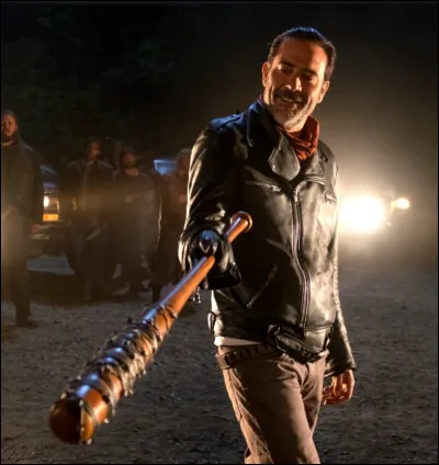 Mise en situation : Tu es en face de Negan et de sa batte Lucile, à genoux sur le sol il te pose un dilemme. 
Que choisis-tu parmi les solutions proposées ?