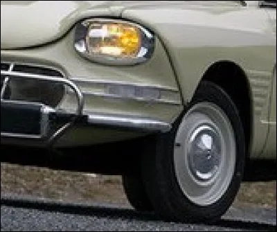 À quelle voiture ces chromes appartiennent-ils ?