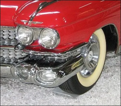 Sur quelle voiture américaine peut-on admirer ces chromes ?
