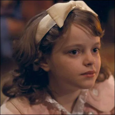 En quelle année Freya Wilson a-t-elle joué le rôle d'Elisabeth II ?