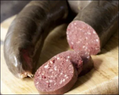 Quel ingrédient n'entre JAMAIS dans la composition du boudin blanc ?