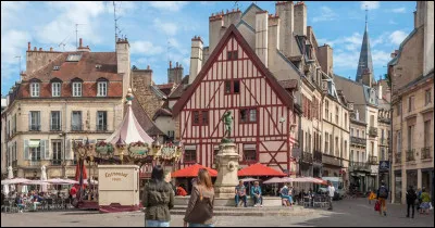 Dans quel département se trouve la ville de Dijon ?
