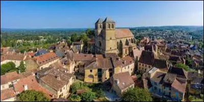 Vous ne mélangez pas Nontron et Gourdon, deux petites sous-préfectures du sud-ouest ? dans le Lot, c'est ...