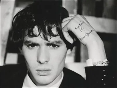 Qui est cet acteur, qui joue un des rôles principaux dans le film ''Cauchemar'' de 1980 ?