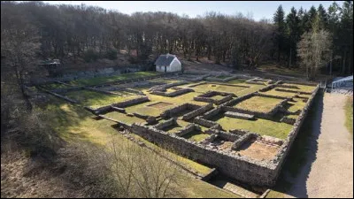 Quel est le nom du site archéologique du Mont Beuvray dans le Morvan ?