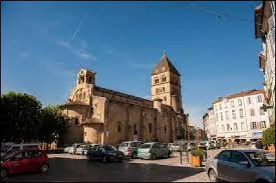 Saint-Gaudens et Saint-Girons : deux sous-préfectures pyrénéennes ... la ville de Haute-Garonne, traversée par la Garonne, c'est ...