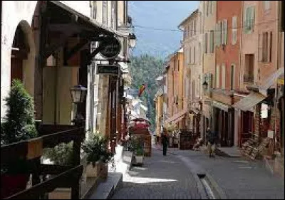 Et dans les Hautes-Alpes, à 1300 mètres d'altitude, entre les massifs du Queyras et des Ecrins, c'est ...