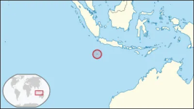 C'est une île située dans l'océan Indien connue pour sa culture multiculturelle, où les traditions de différentes communautés, y compris les Malais et les Chinois, se mêlent harmonieusement. Quel est son nom ?