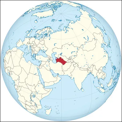 Le pays abrite le cratère de Darvaza, également appelé "Portes de l'Enfer", un phénomène naturel unique où un cratère de gaz enflammé brûle depuis des décennies. Sa capitale est Ashgabat. Quel est ce pays ?