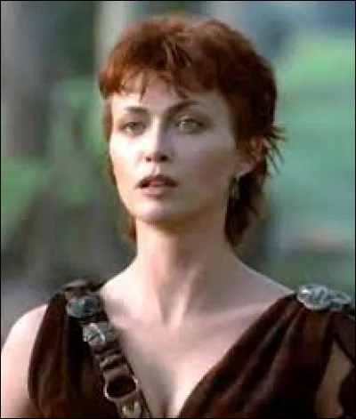 Dans la saison 5 comment s'appelle la demi-déesse irlandaise et dernière druide ?