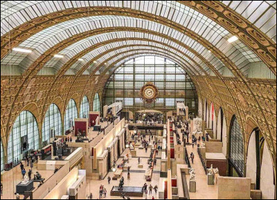 Quel musée parisien est installé dans les murs d'une ancienne gare ?