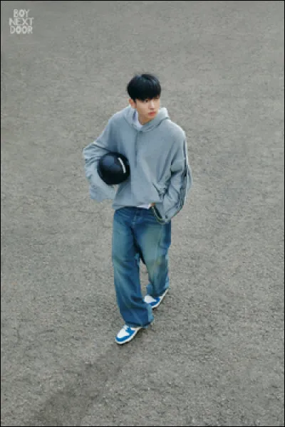 De quel membre du groupe iKON est-il proche ?