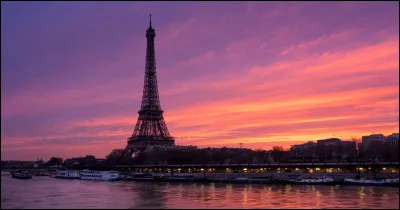 Allez, on continue avec une facile : dans quelle ville a été prise cette magnifique photo de coucher de soleil rose ?