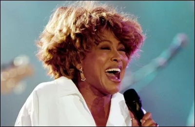 Quelle est la première nationalité de Tina Turner (Autre que la nationalité suisse) ?