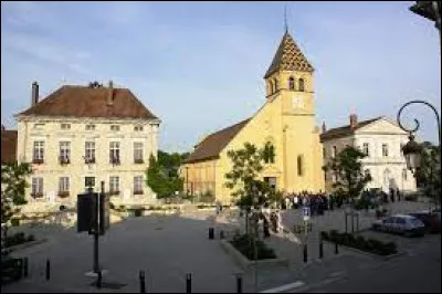 Cette petite ville de 4300 du département de la Côte-d'Or, située au nord de Dijon, c'est Is sur ...