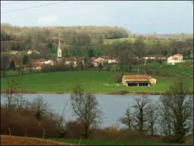 Je vous emmène au bord du lac de Mas Chaban, à Lésignac-Durand. Village de l'arrondissement de Confolens, il se situe dans le département ...