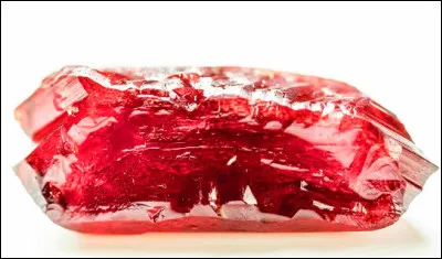 Quel est le nom de cette pierre précieuse ?