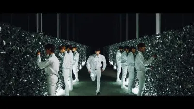 Qui court à travers les haies ?