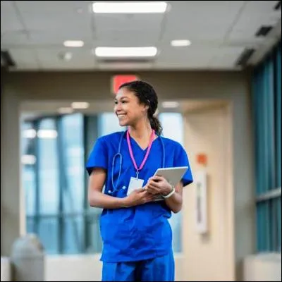 Quel professionnel paramédical traite des durillons et des onychomycoses ?