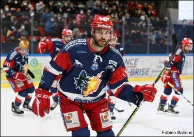 Les "Brûleurs de Loups" sont le club de ...