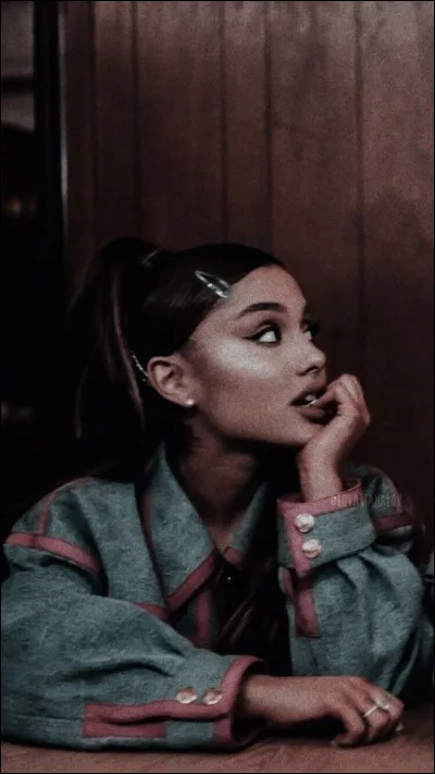 À quelle occasion les fans ont-ils créé le "#WeAreProudOfGrandpaGrande" ?