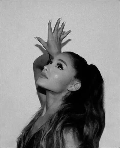 Qu'a-t-elle récemment fait qui a suscité l'étonnement chez ses fans ? (Juin 2023)