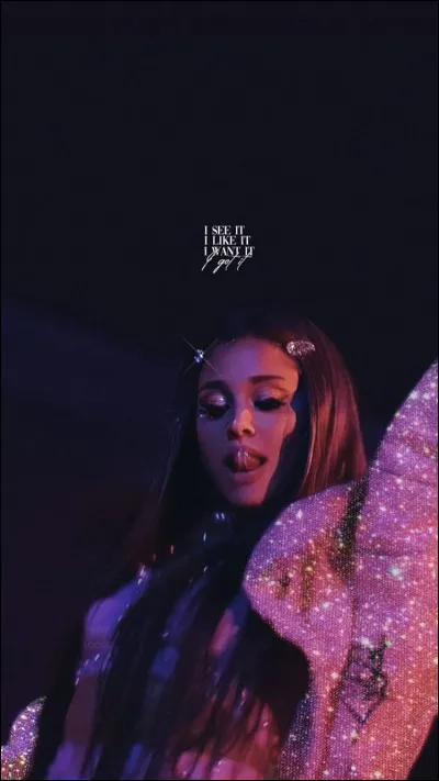 Avec qui a-t-elle déjà collaboré ?