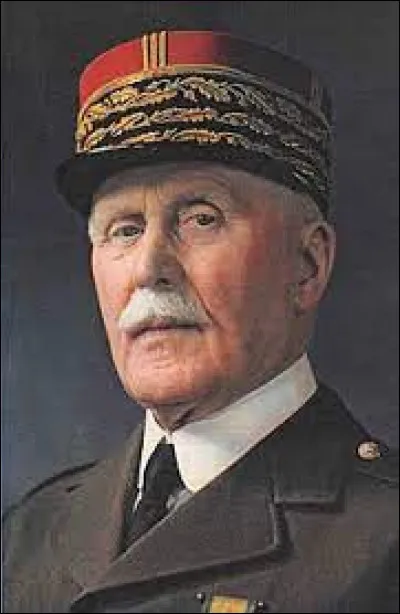 11 juillet 1940. Après la défaite de la France face au Reich d'Hitler, le maréchal Pétain s'autoproclame ''Chef de l'état français'' et met fin à la troisième République. Où installe-t-il son gouvernement ?